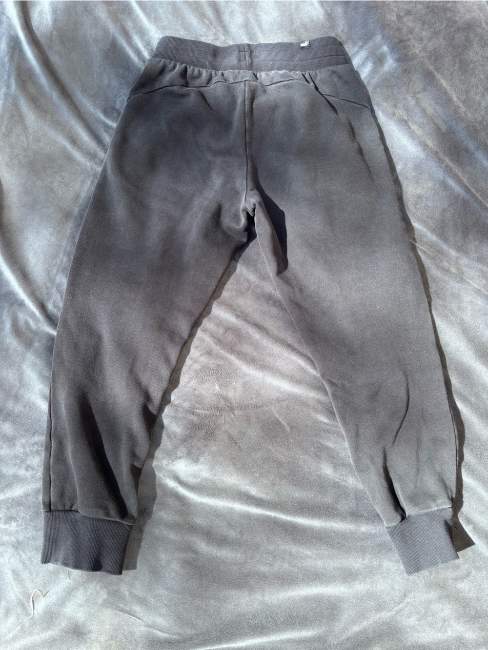 Women’s XS puma joggers black